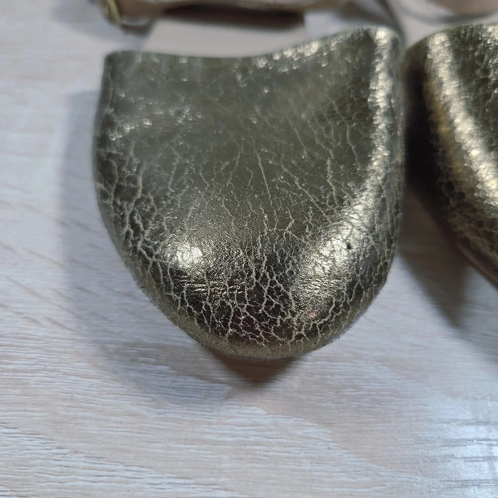 Sseko Designs Fair Trade‎ Gold Metallic Crackle Leather Sandals Size 6 Ethiopia